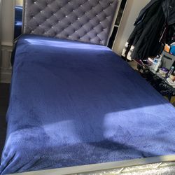 Diamond Gray Mirror Full Size Bed