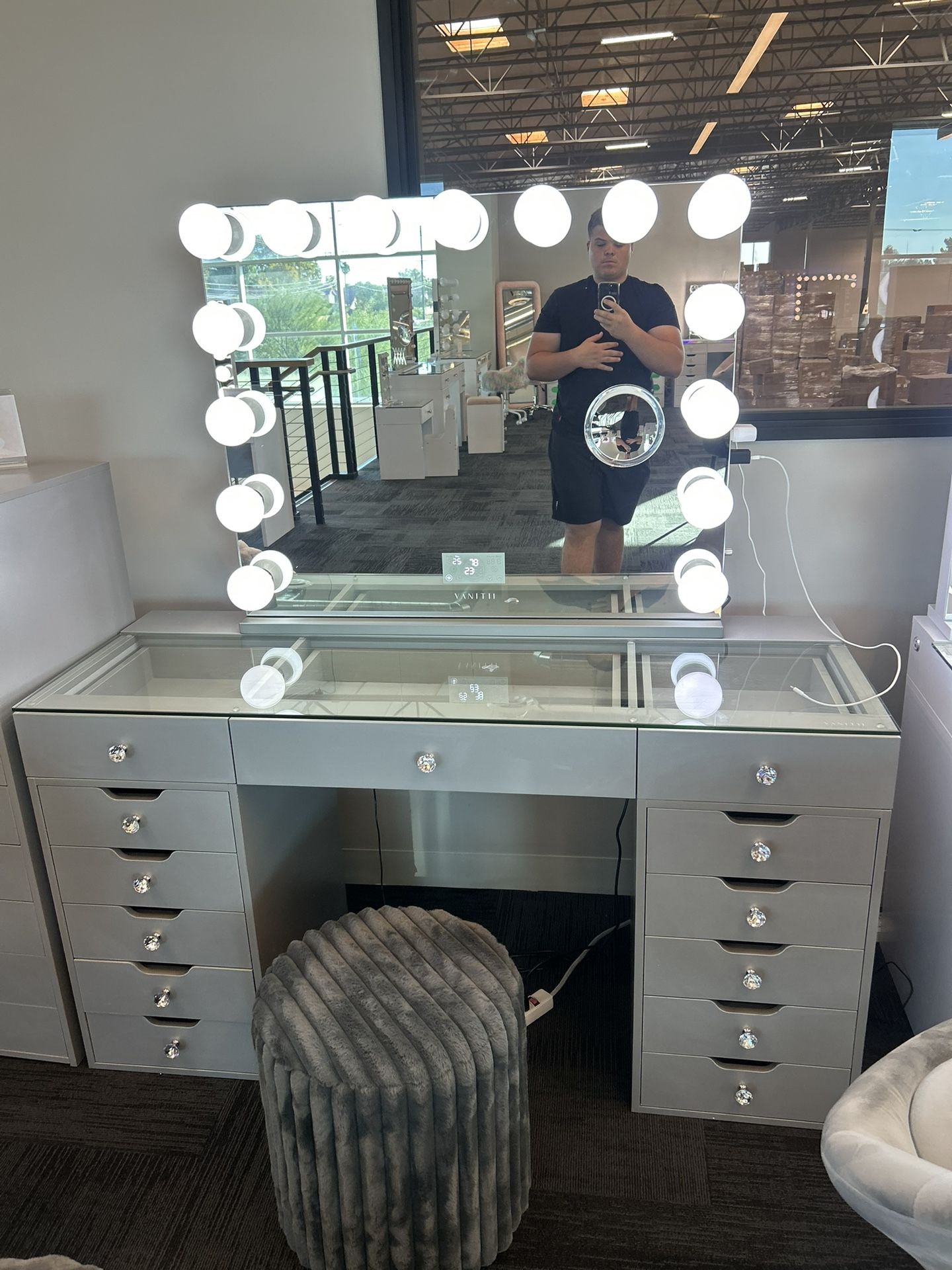 Brand New Elegant Hollywood LED Vanity Mirror Desk Set