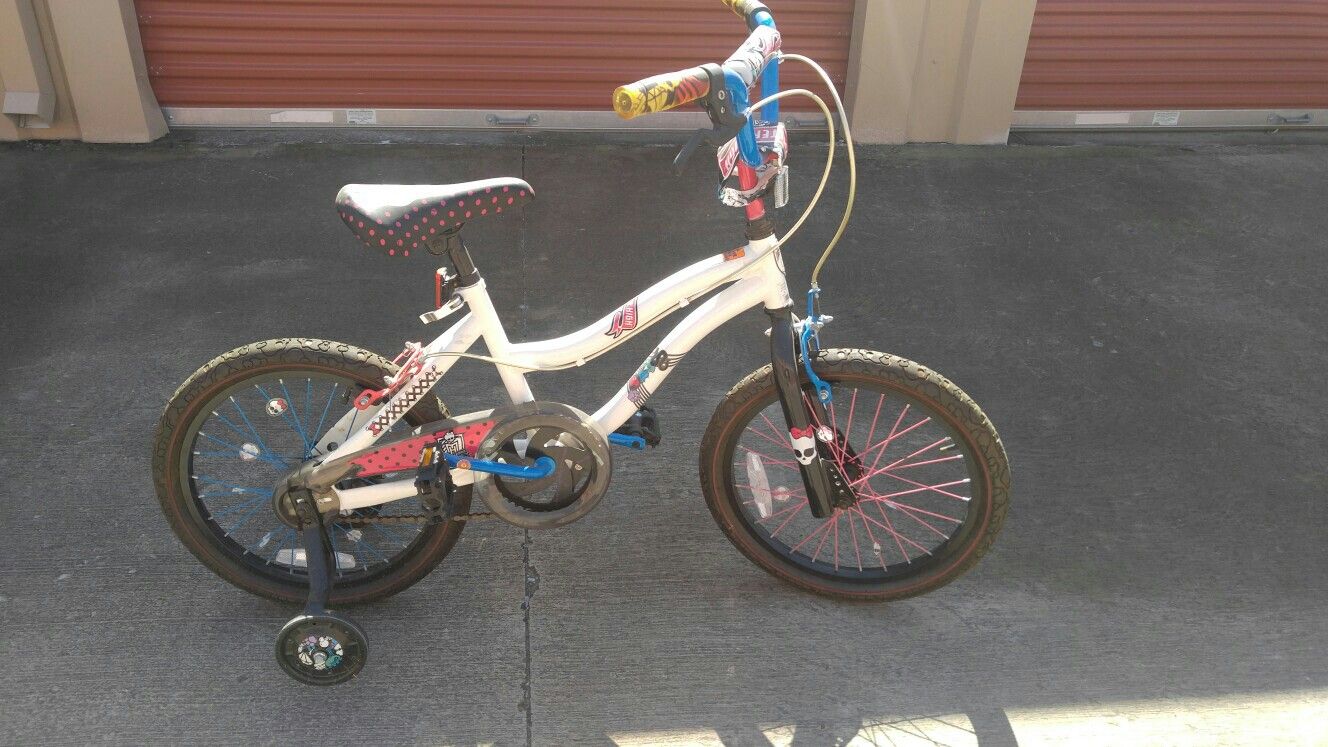 Monsters high bicycle with training wheels