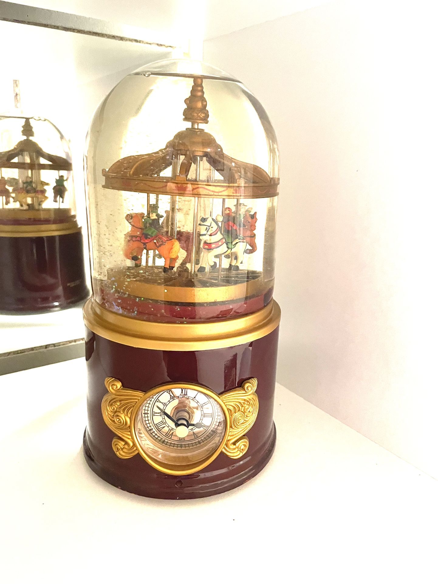 Vntg Musical Snow Globe Carousel