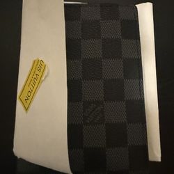 Authentic Louis Vuitton Damier Graphite Wallet – Sleek & Timeless