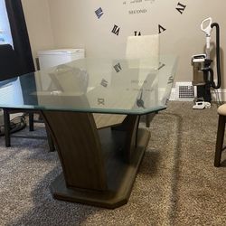 Dining table + 5 Chairs