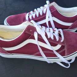 VANS OLD SKOOL SHOES SIZE 10 - NEW