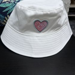 Ladies bucket hat(s)