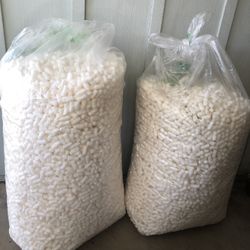Tall Bags Of Clean Biodegradable Styrofoam Packing Peanuts For Sale