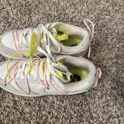 Nike Dunks Off White $150 Size 8.5