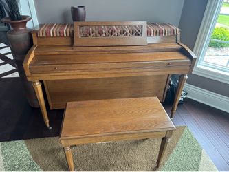 Piano upright