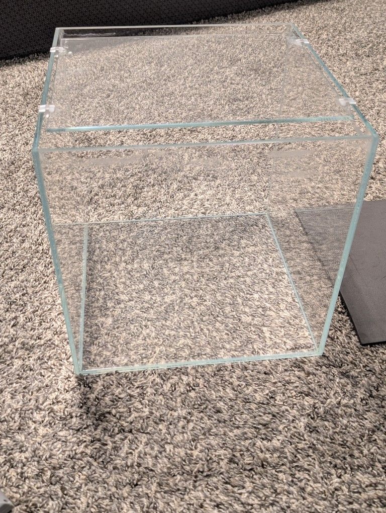 Landen 6.6 Gal Cube Fish Tank, Lid, Light