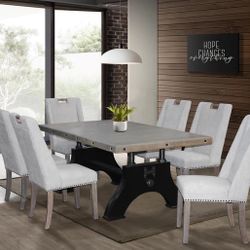 7 Piece Dining room set / Includes: Table and 6 chairs . 