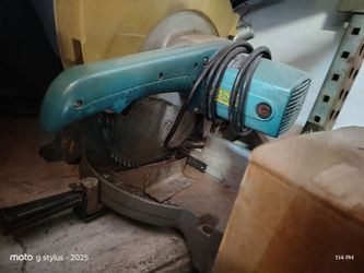 Electric mitersaw