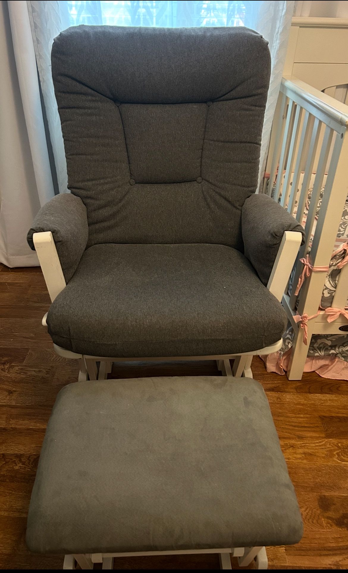 Glider Chair For Nursery 