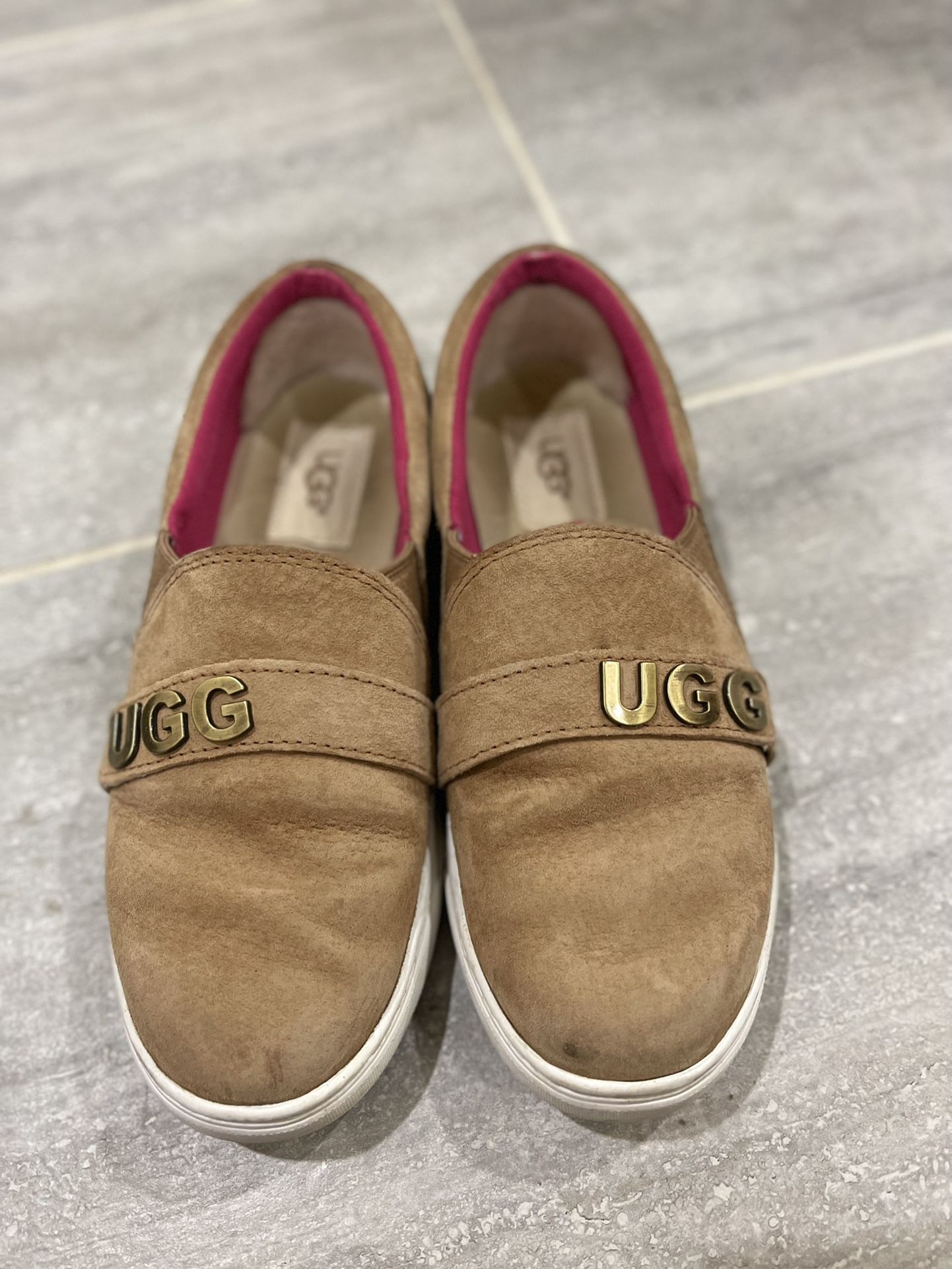 UGG