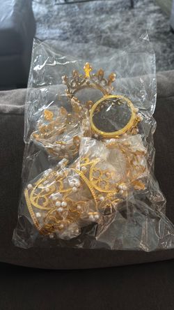 Mini plastic crowns