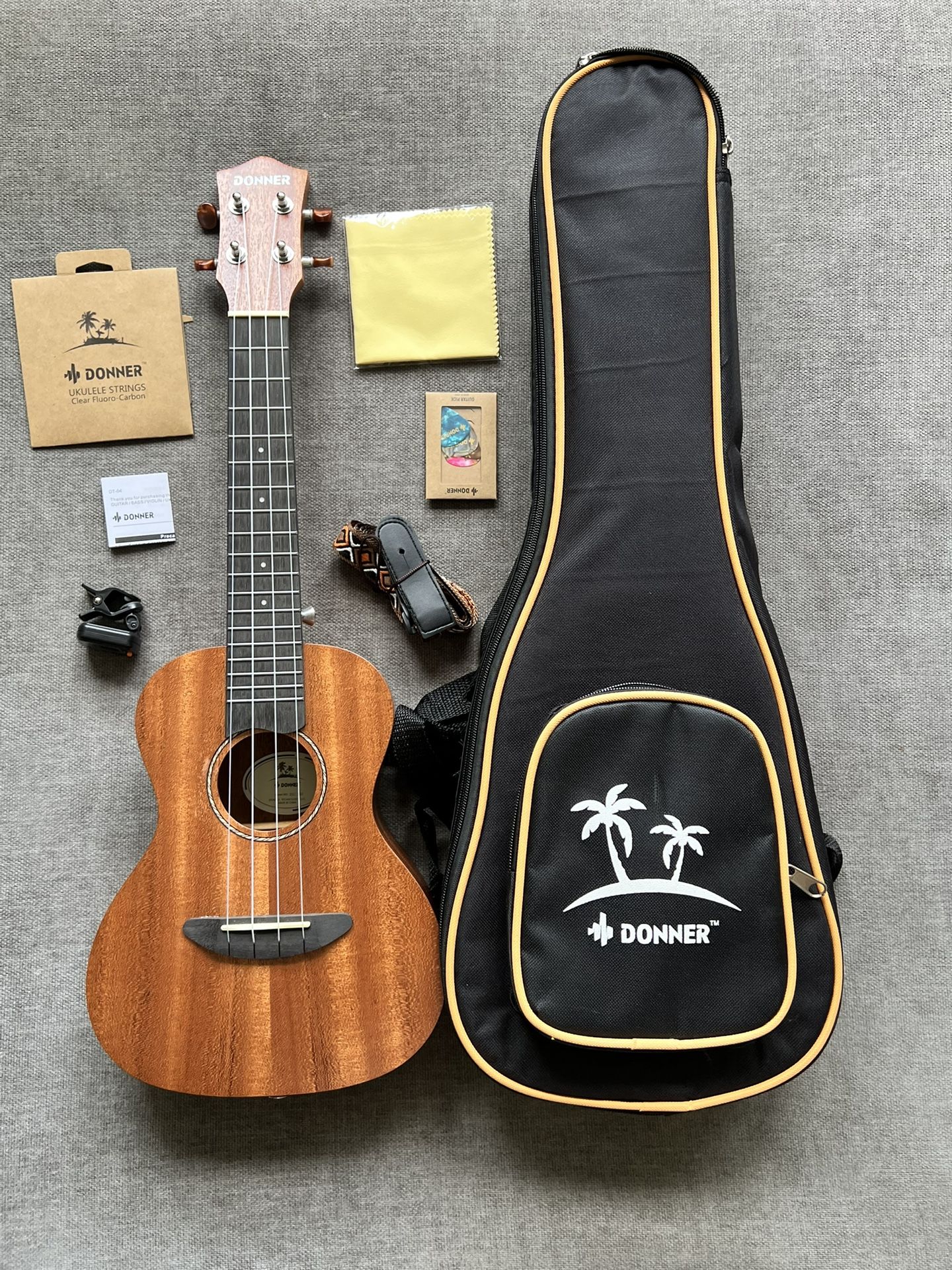 Donner duc-100 ukulele with accessories - New.