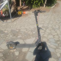 Navee V25 Pro electric scooter