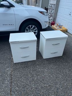 2 White Nightstands