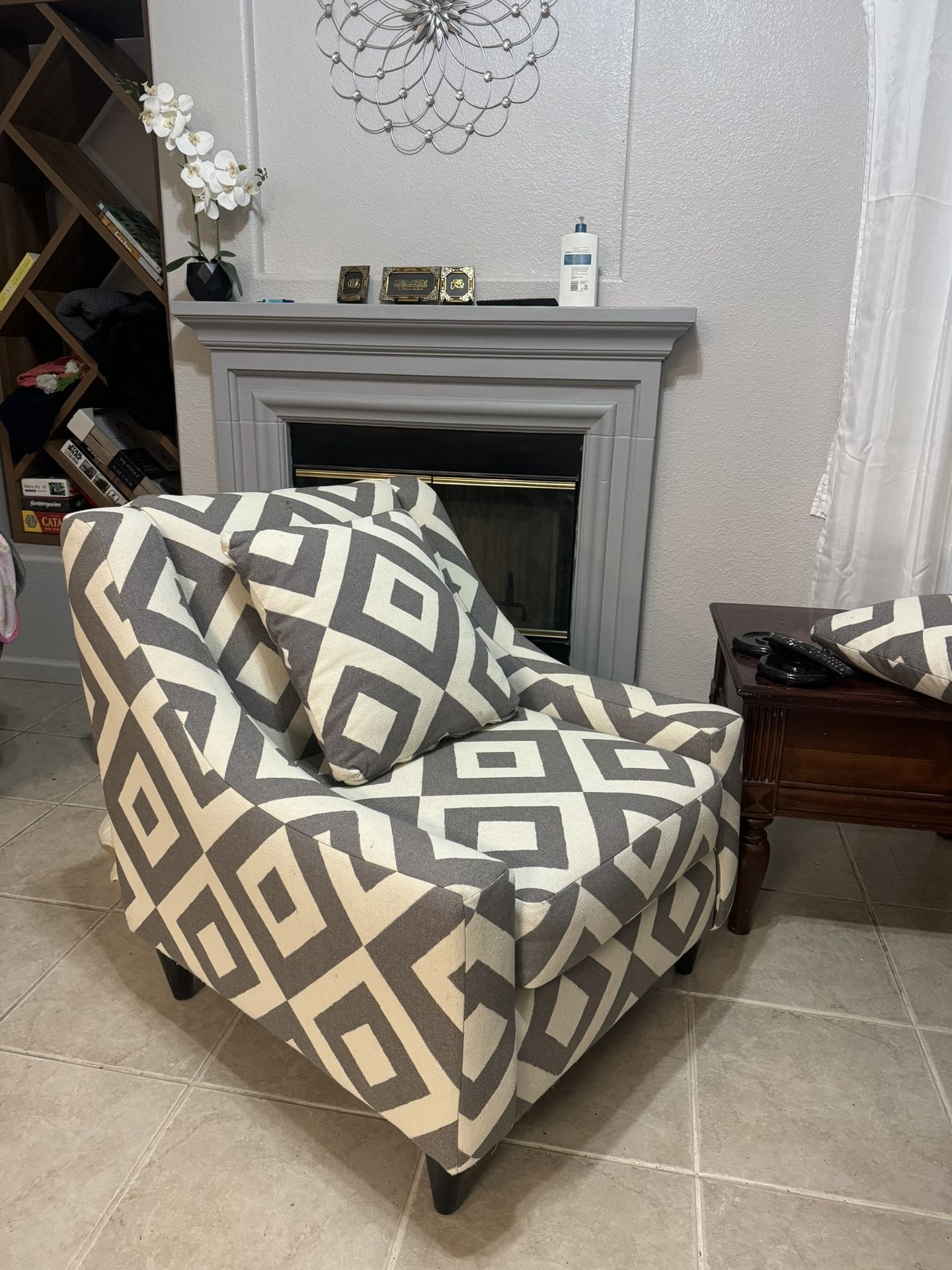 Sofa w/ 2 Accent Chairs