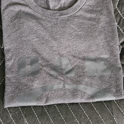 Oakley T-shirt