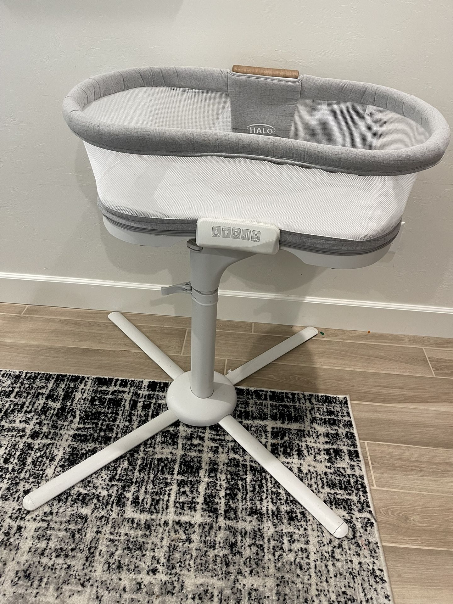 Halo Bassinest Luxe Series