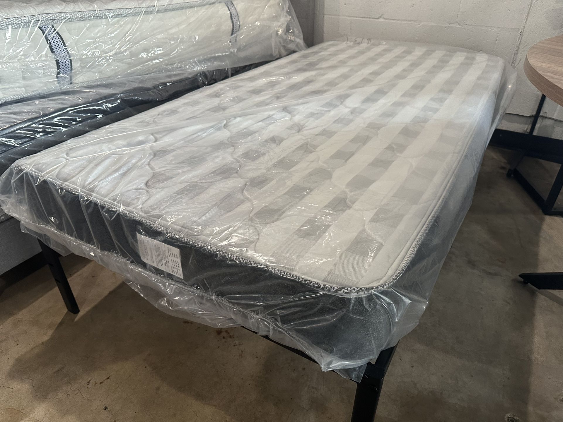 New 6” Twin Mattress + Platform Set! Budget Friendly Special! 🎃