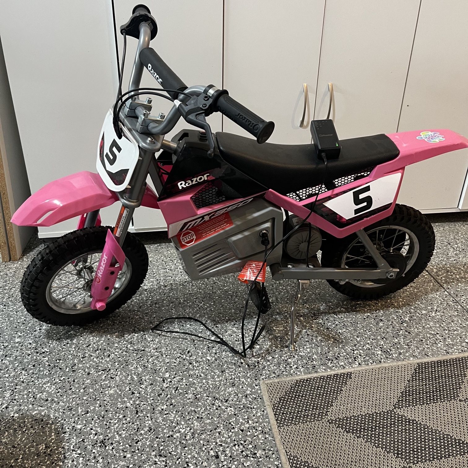 Pink spakle razor motorcycle