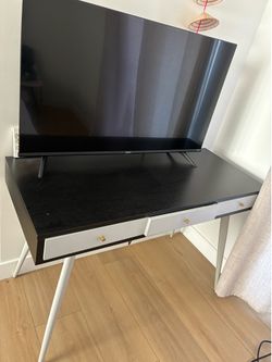 Compact Desk with 3 Drawers – Great Condition!