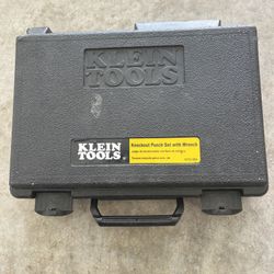 Klein Tools Knockout Punch Set w/ Wrench – Conduit Size 1/2"–1/4”– Made in USA
