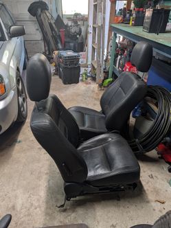 Seats from 2005 Subaru Forester
