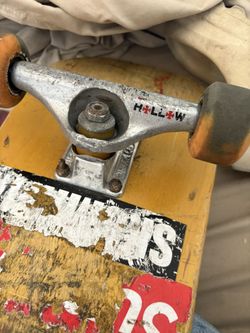 Skate Deck With Independent Hollow Trucks 