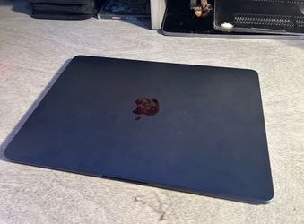 Apple MacBook Air  (13.6-inch, M2, 2022)