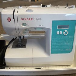 Singer  Stylist  7258