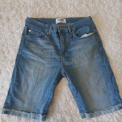 LEVI BERMUDA SHORT
