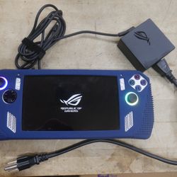 ASUS ROG RC71L Ally 120Hz 7'' (512GB SSD AMD Ryzen Z1 Extreme 16GB RAM) USED. TESTED. IN A GOOD WORKING ORDER.