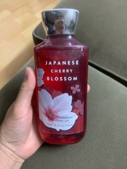 japanese cherry blossom shower gel