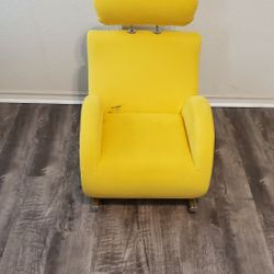 Kids Rocking Chair  Video games Chair  Accent Chair / Mecedora de niños Video Juegos