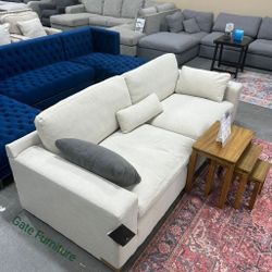 ELYZA 2-PIECE SECTIONAL