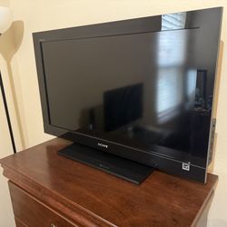 Free TV FOR PARTS DOES NOT WORK 