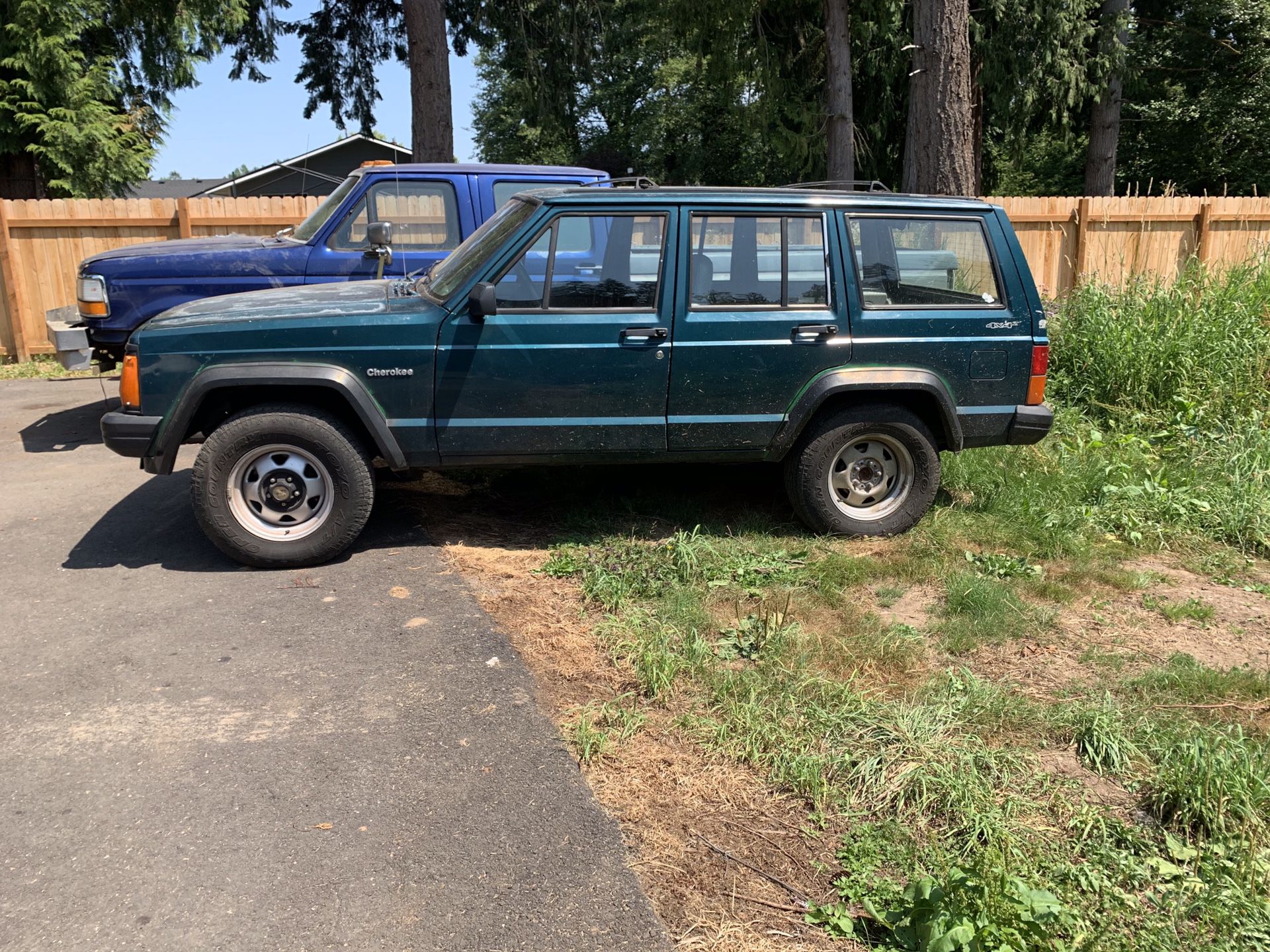 Parting out 1996 Jeep Cherokee