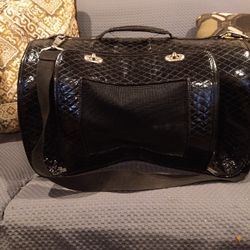 Pet Carrier And Leech