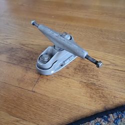 Carver C7 Front Truck