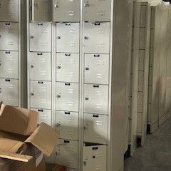 box lockers 18 door 