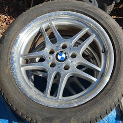 They Came Off Of 2008 Bmw The Size Of The Tire Is Two 3550S Are 18S Fair Condition. Trade Still Left On That’s Good Make Offer.