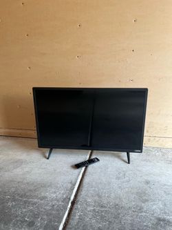 Vizio 32” Smart TV (D32H-J09) with Remote
