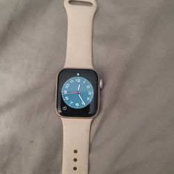 Apple Watch Series 5 40mm LOCKED
