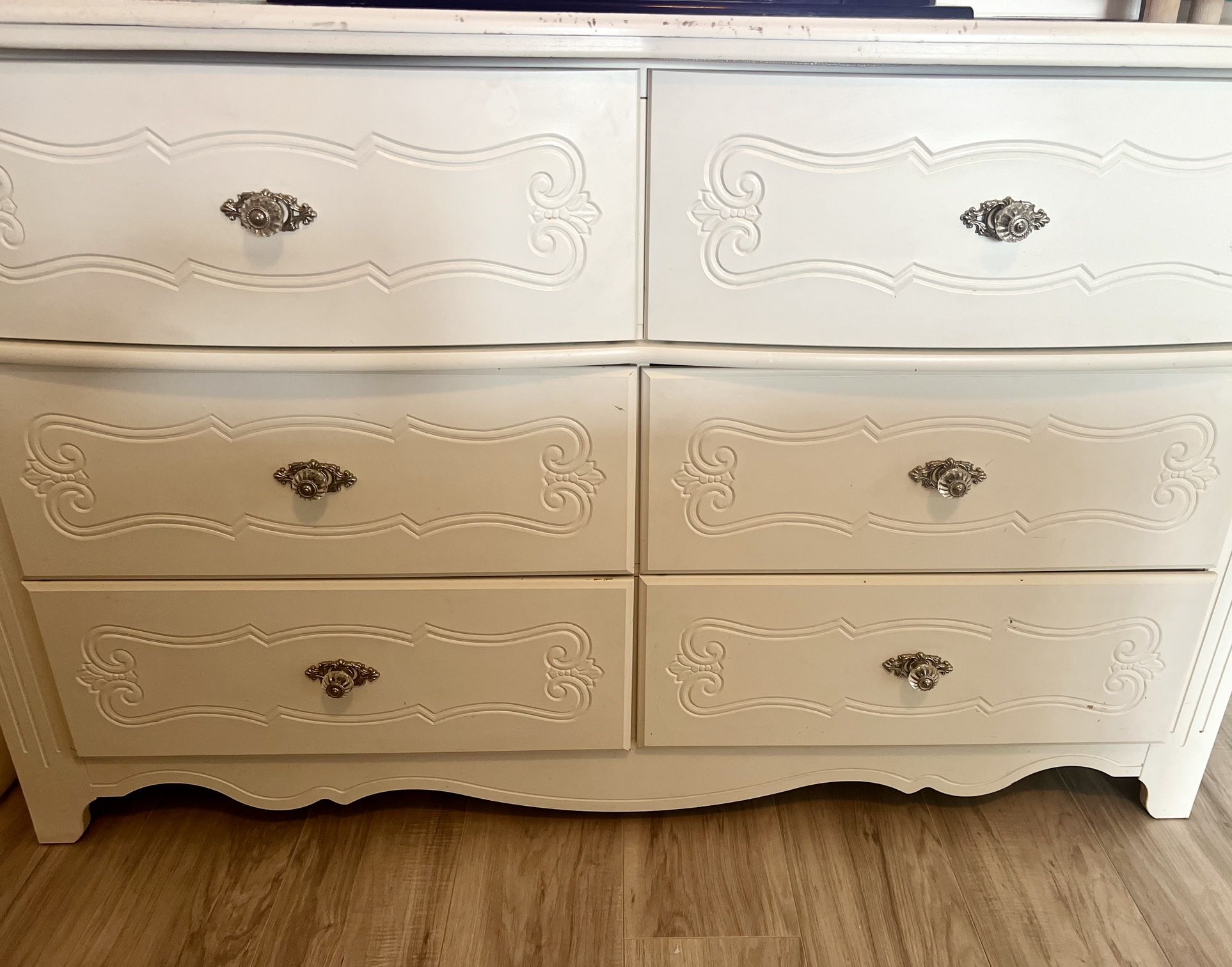 Farmhouse Shabby Chic  6 Drawer Dresser 