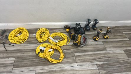 Dewalt y makita tools