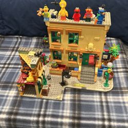 LEGO Ideas 123 Sesame Street (21324)