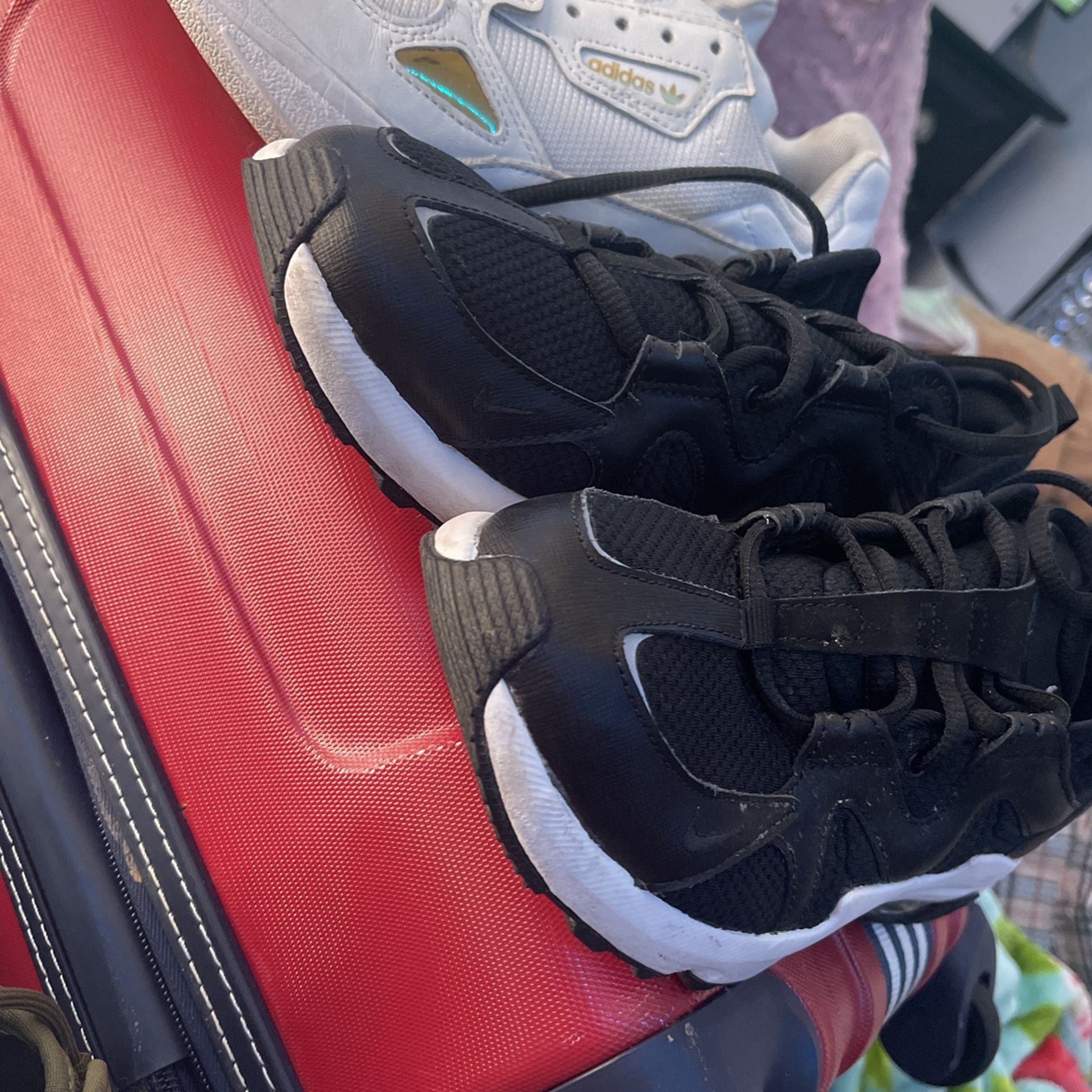 SHOES FOR SALE PICK UP ASAP