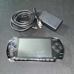Sony PSP 1000 With Charger & 1gb Memory Card 