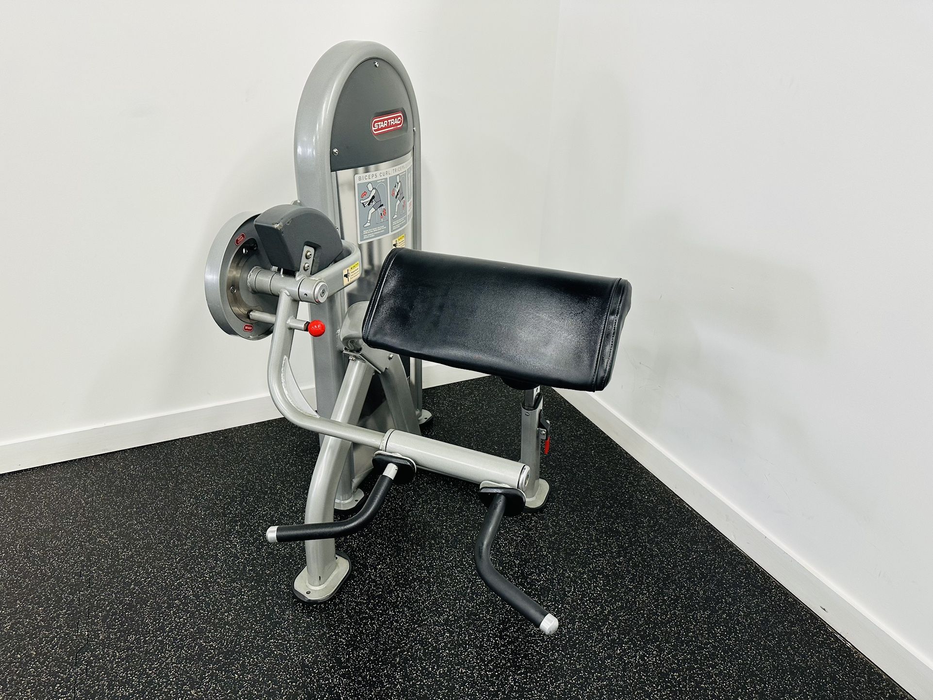 StarTrac Instinct Bicep Curl Machine - Gym Equipment - Workout